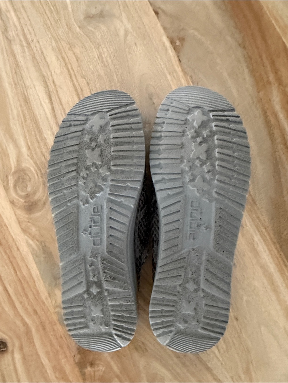 Hey Dude Women’s Slip-On Flats in Gray Snake Print - Picture 4 of 4